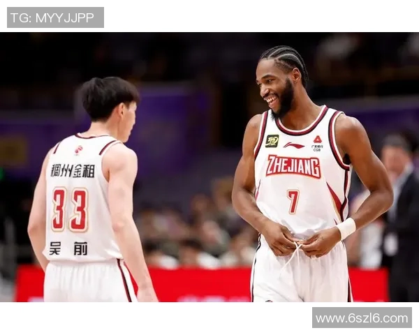 罗伊开拓者与小牛的激烈对决展现篮球魅力与团队精神